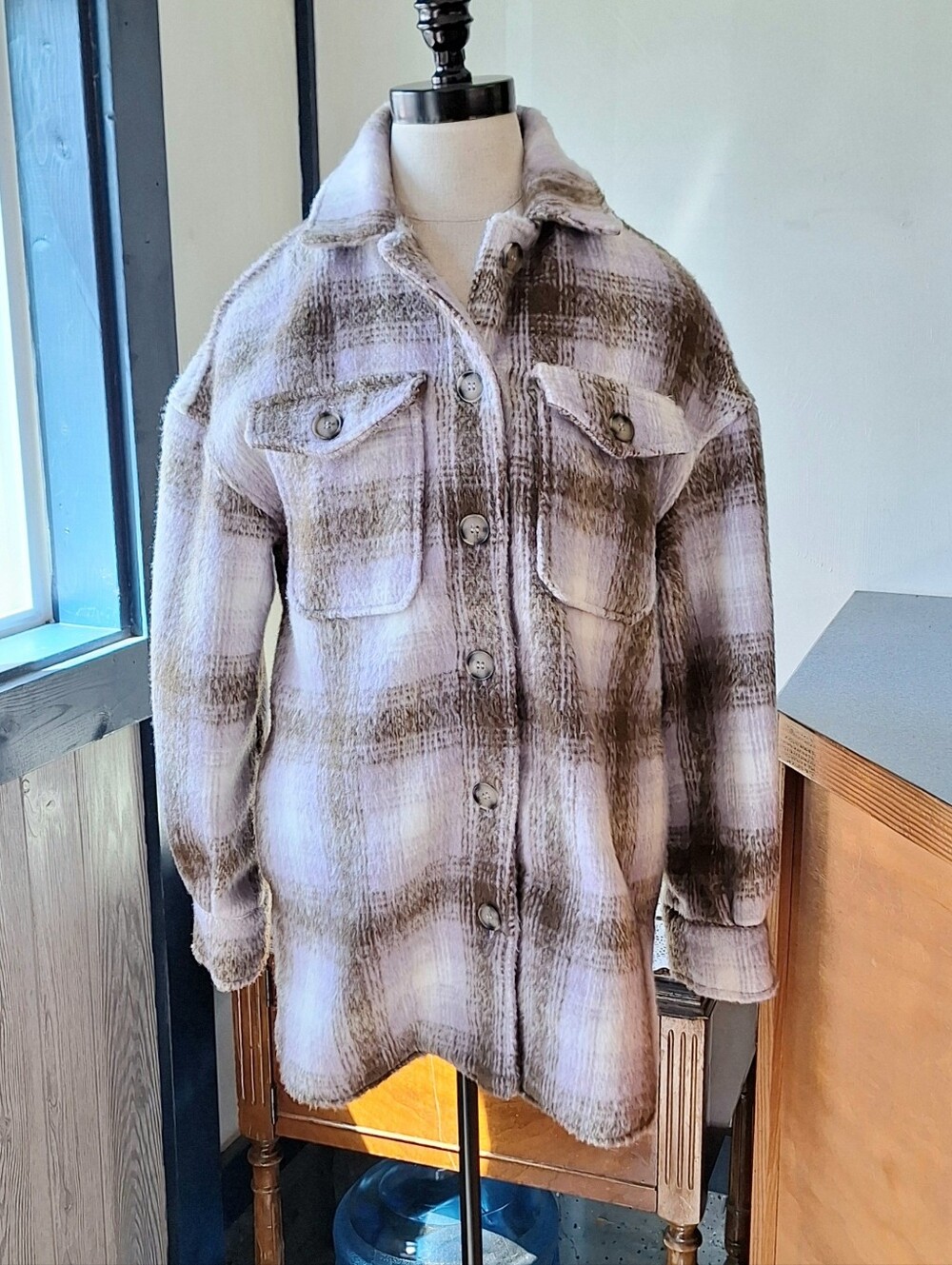 Bagatelle "Avebury Les Filles" Plaid Fleece Shacket Jacket, Small, Style#69662 - Picture 5 of 16